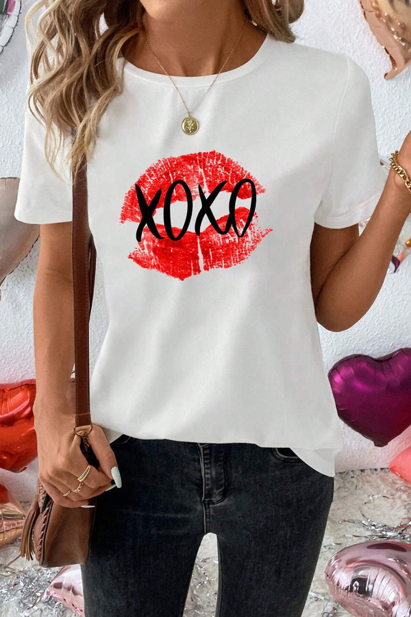 XOXO Lip Graphic Round Neck T-Shirt | Trendsi