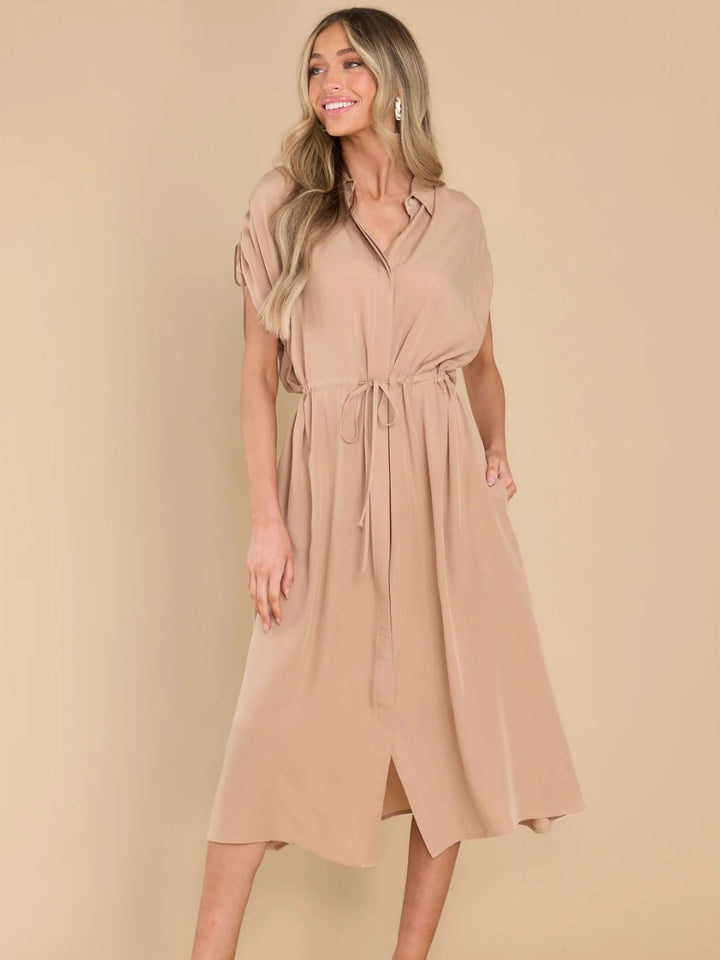 Drawstring Collared Neck Short Sleeve Midi Dress | Trendsi