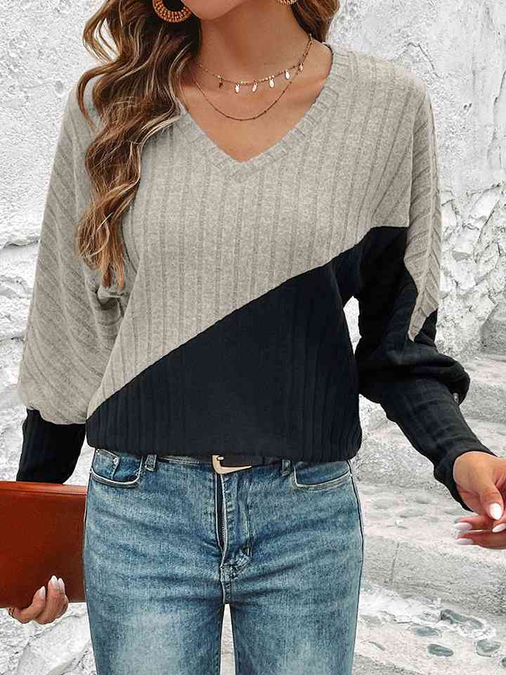 Contrast Buttoned V-Neck Blouse | 1mrk.com