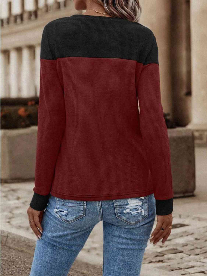 Contrast Buttoned Round Neck Long Sleeve T-Shirt | 1mrk.com