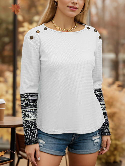 Geometric Waffle-Knit Buttoned Round Neck T-Shirt | 1mrk.com