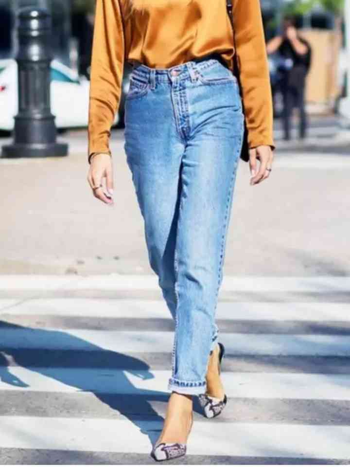 Buttoned Cropped Jeans | 1mrk.com