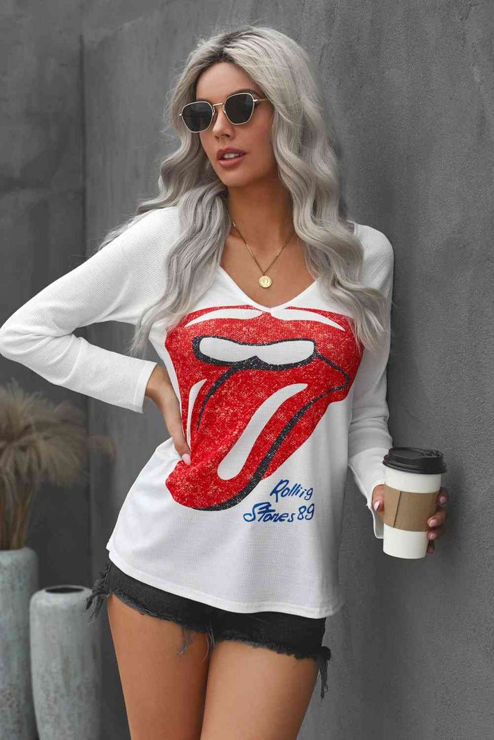 Lips Graphic V-neck T-Shirt | 1mrk.com