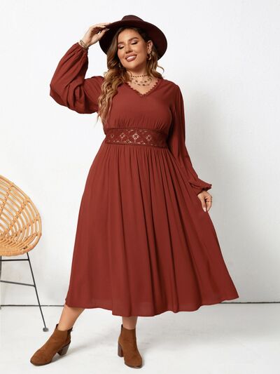 Plus Size Lace Detail V-Neck Balloon Sleeve Dress |1mrk.com