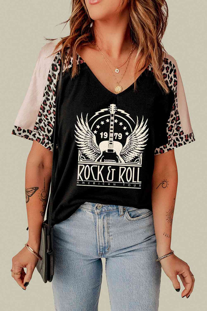 ROCK & ROLL AMERICAN TOUR Graphic V-Neck Tee | 1mrk.com