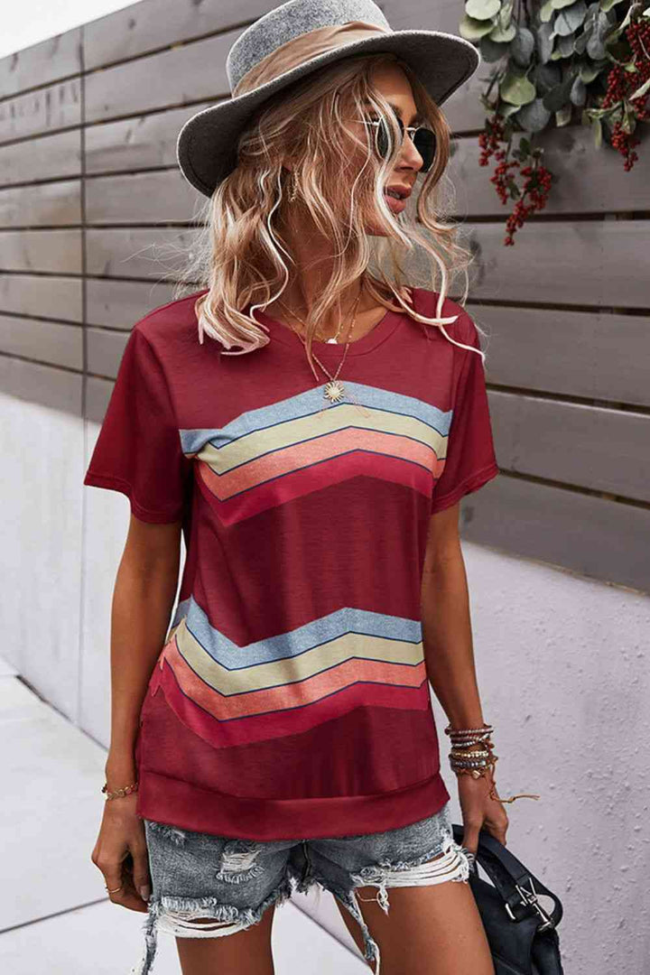 Multicolored Chevron Stripe Round Neck Side Slit T-Shirt | 1mrk.com