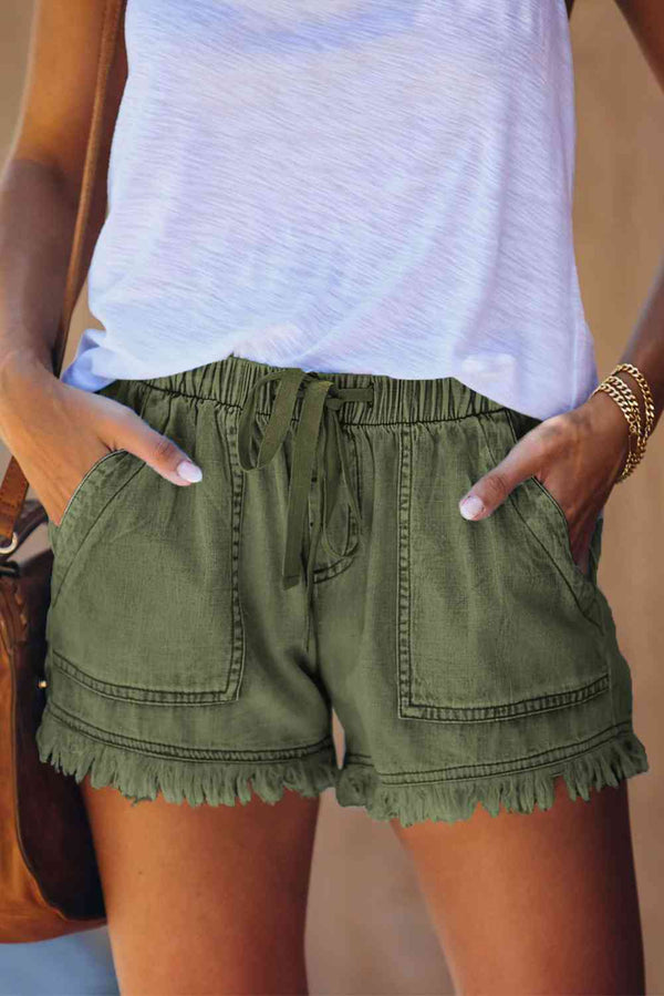 Pocketed Frayed Denim Shorts | 1mrk.com