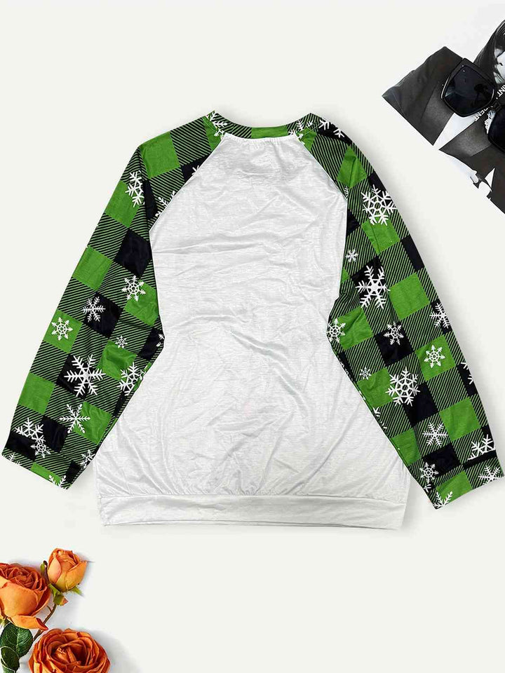 Plus Size Reindeer Graphic Snowflake Sweatshirt | 1mrk.com