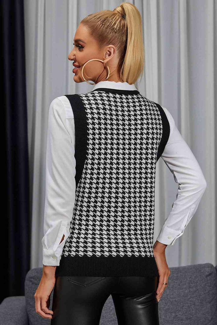 Houndstooth Round Neck Sweater Vest | 1mrk.com