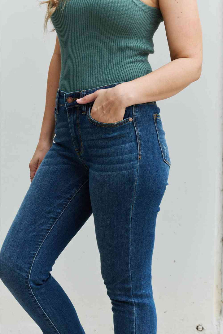 Judy Blue Aila Regular Full Size Mid Rise Cropped Relax Fit Jeans | 1mrk.com