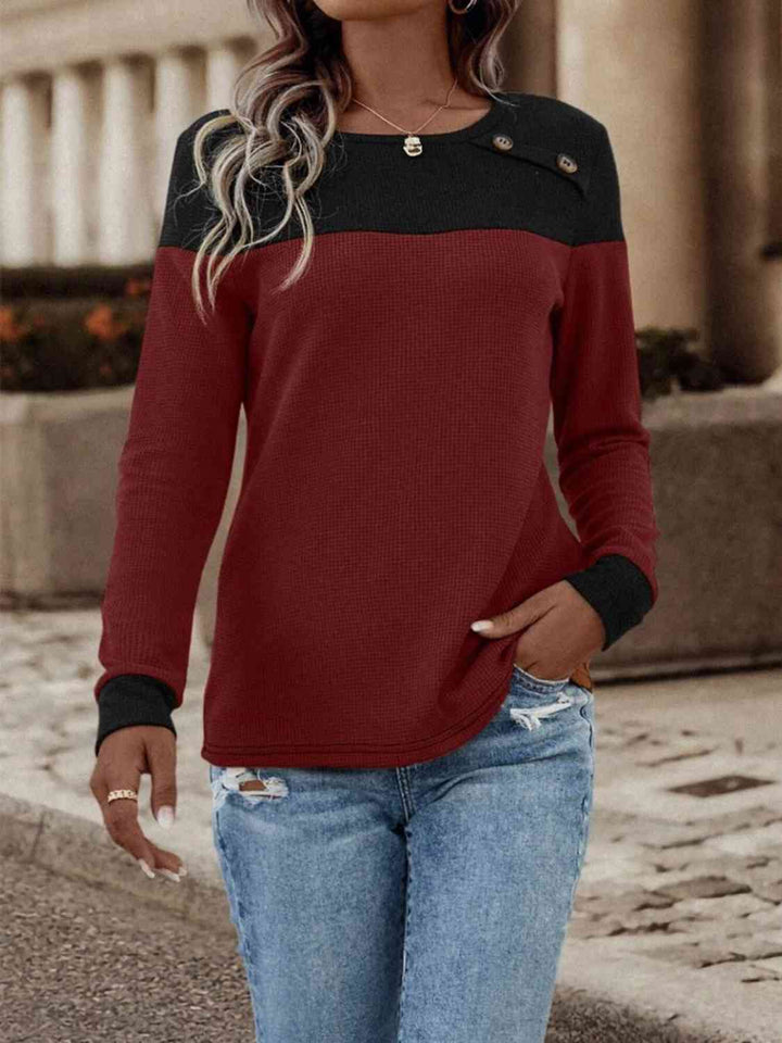 Contrast Buttoned Round Neck Long Sleeve T-Shirt | 1mrk.com