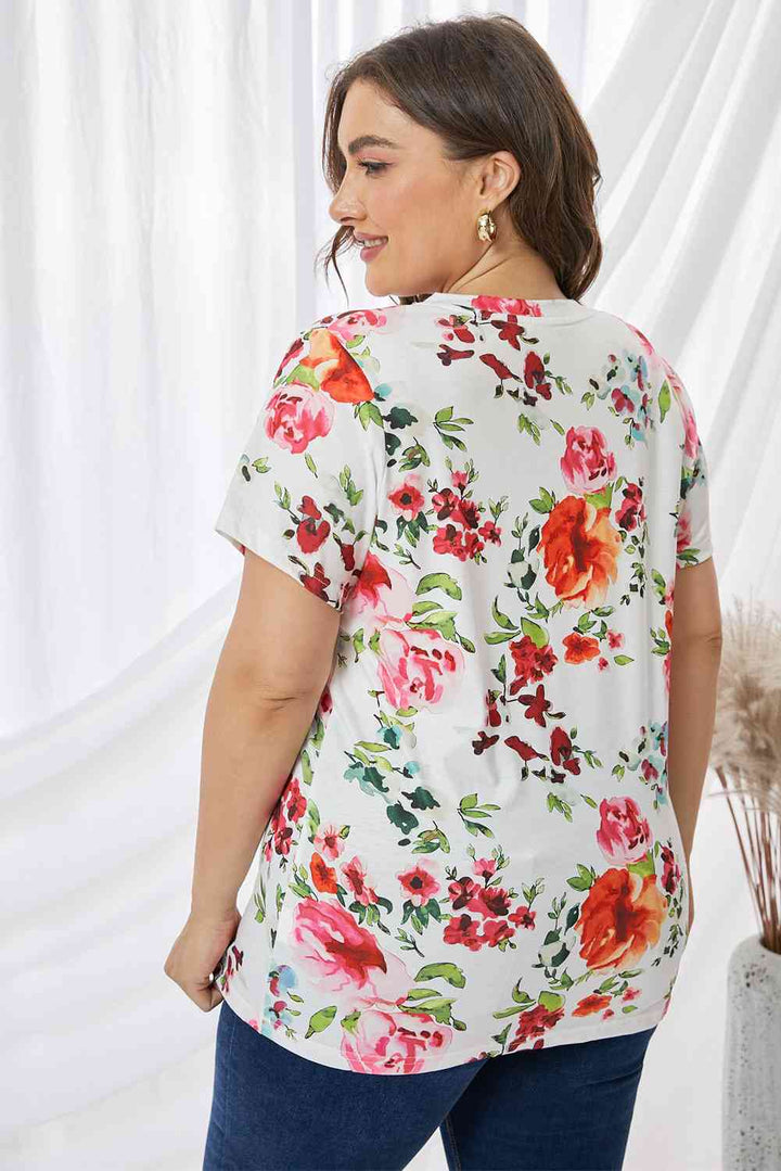 Plus Size Floral Print Sequin Pocket Tee | 1mrk.com