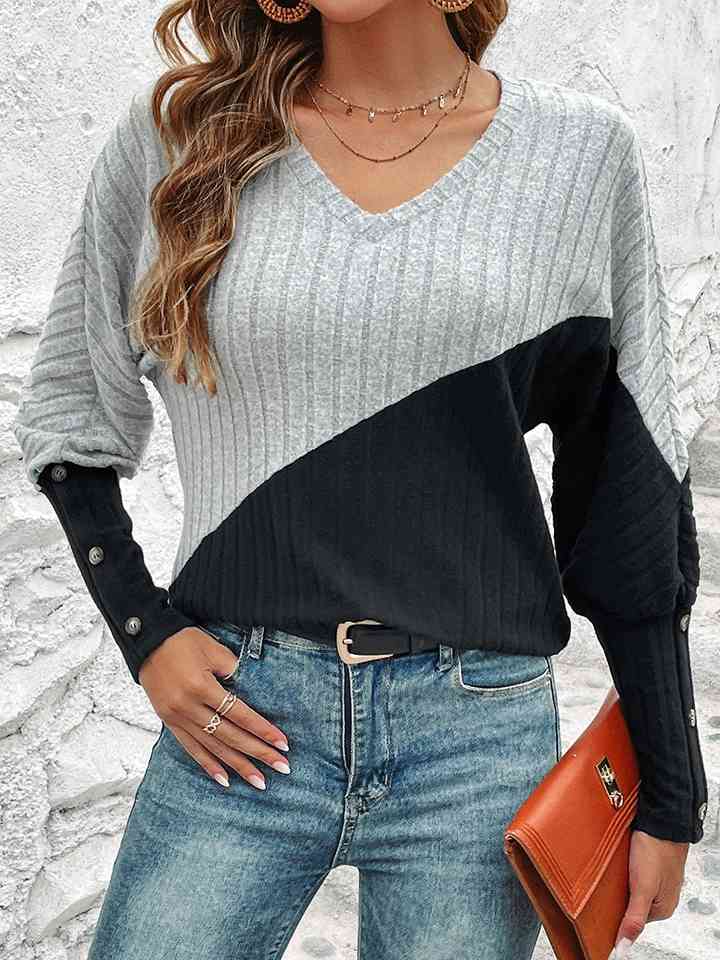 Contrast Buttoned V-Neck Blouse | 1mrk.com