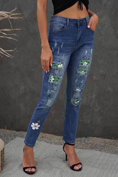 Distressed Buttoned Jeans with Pockets | 1mrk.com