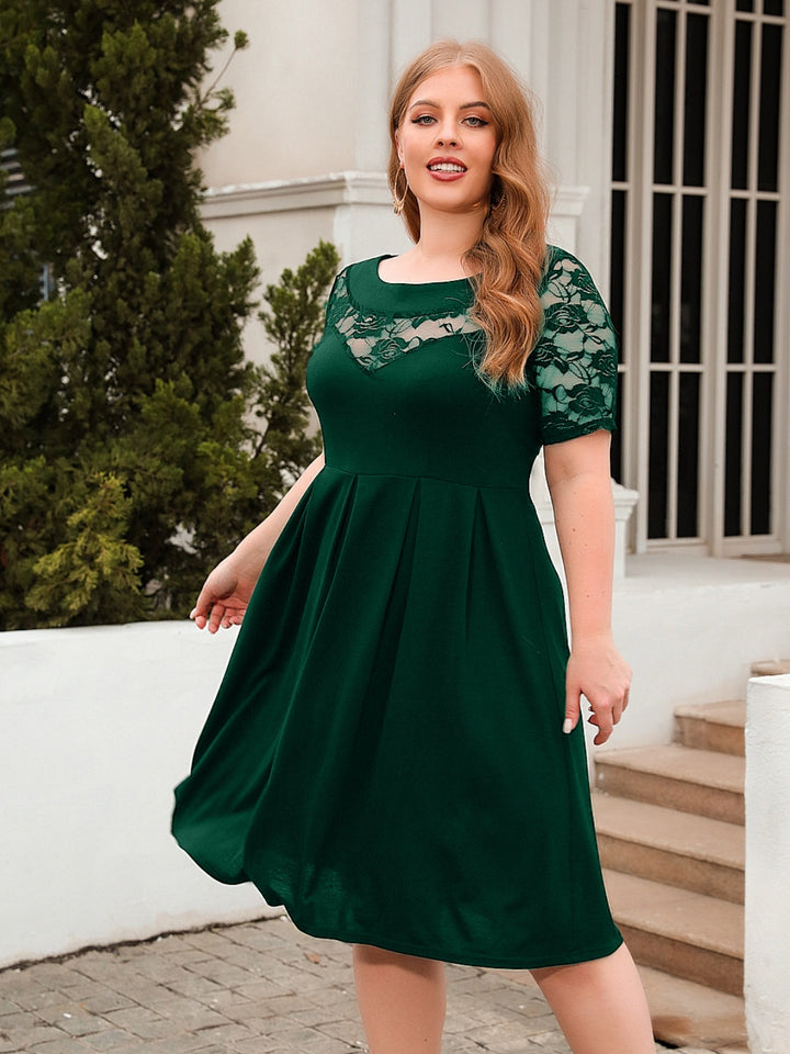 Plus Size Ruched Round Neck Short Sleeve Dress | Trendsi