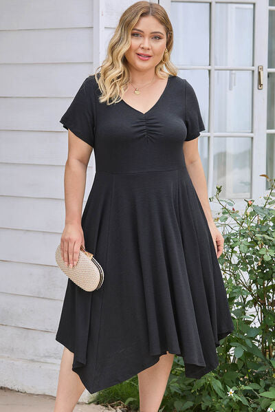 Plus Size Ruched Crisscross V-Neck Short Sleeve Dress |1mrk.com