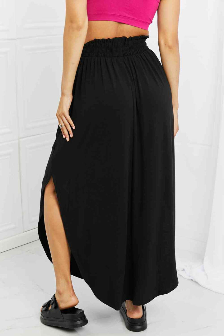 Zenana It's My Time Full Size Side Scoop Scrunch Skirt in Black | 1mrk.com