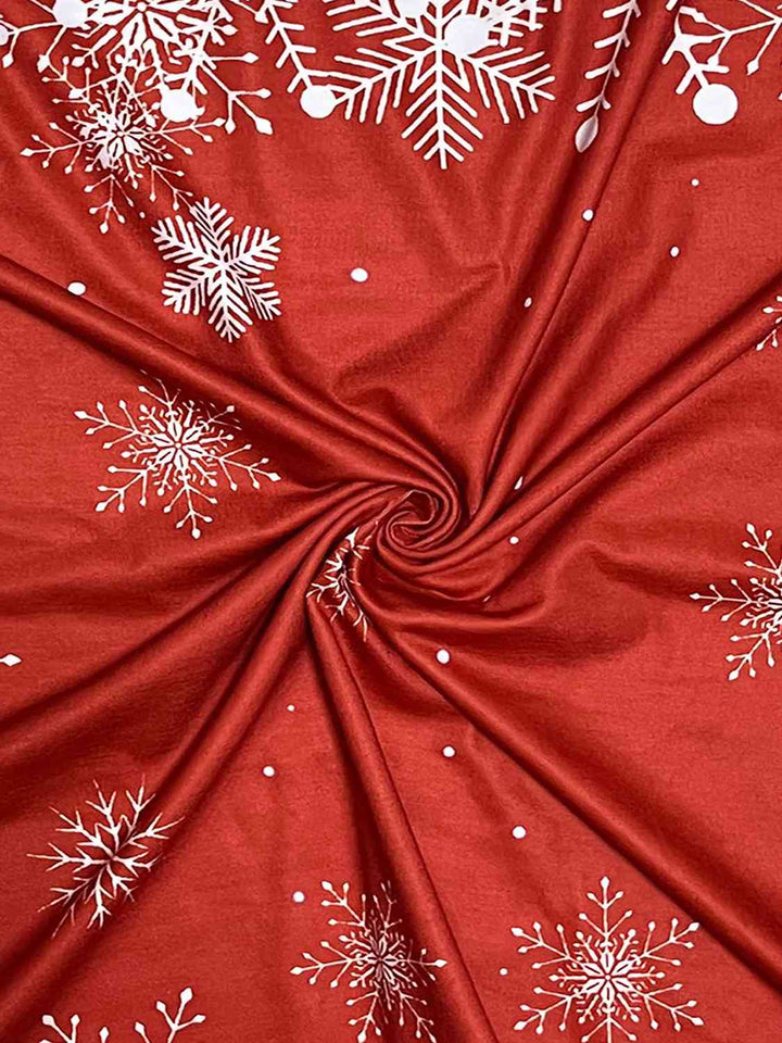 Plus Size Snowflake Print Round Neck T-Shirt | 1mrk.com