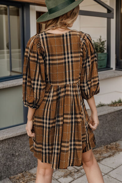 Plus Size Plaid V-Neck Balloon Sleeve Mini Dress |1mrk.com