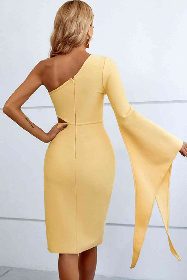 Cutout Split Flare Sleeve One-Shoulder Dress | 1mrk.com