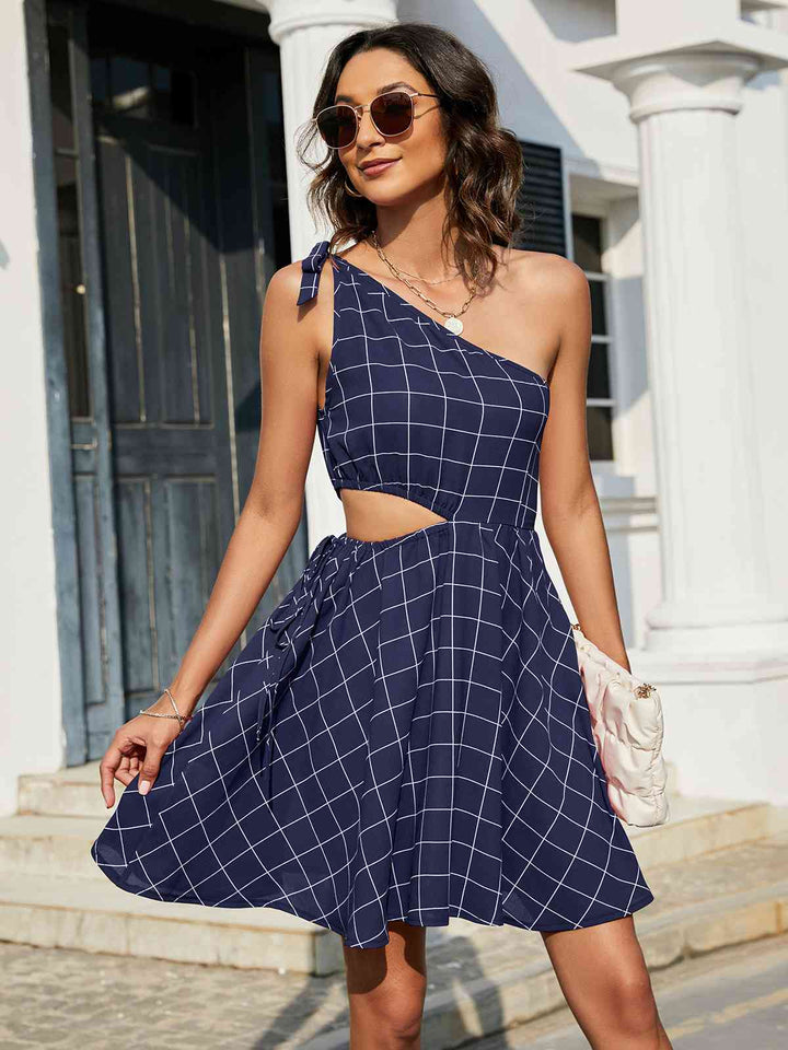 Grid One-Shoulder Tied Cutout Dress |1mrk.com