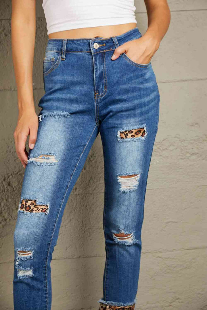 Baeful Leopard Patch Distressed Cropped Jeans | 1mrk.com