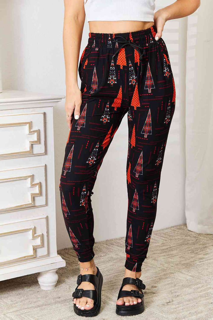 Leggings Depot Full Size Holiday Tree Print Joggers |1mrk.com