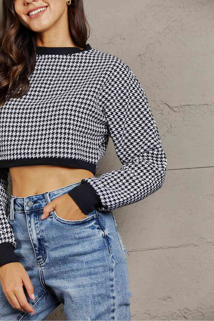 Houndstooth Round Neck Dropped Shoulder Cropped Sweatshirt | 1mrk.com