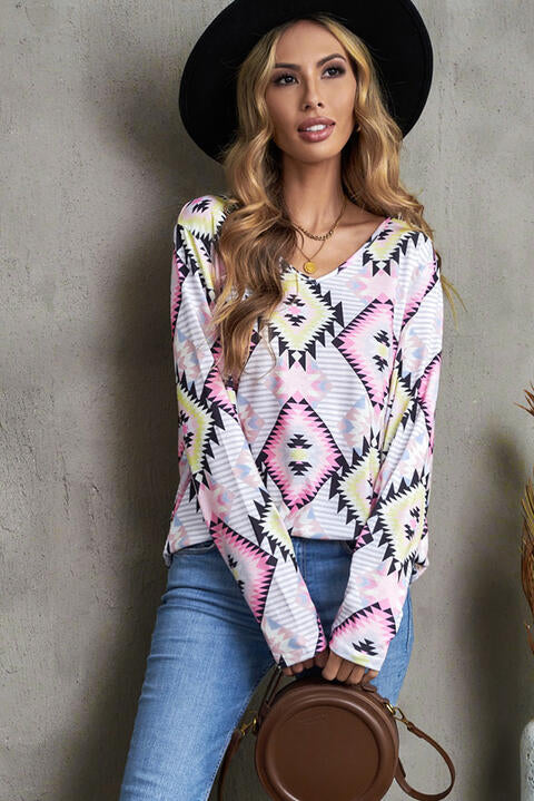 Geometric V-Neck Long Sleeve T-Shirt | 1mrk.com