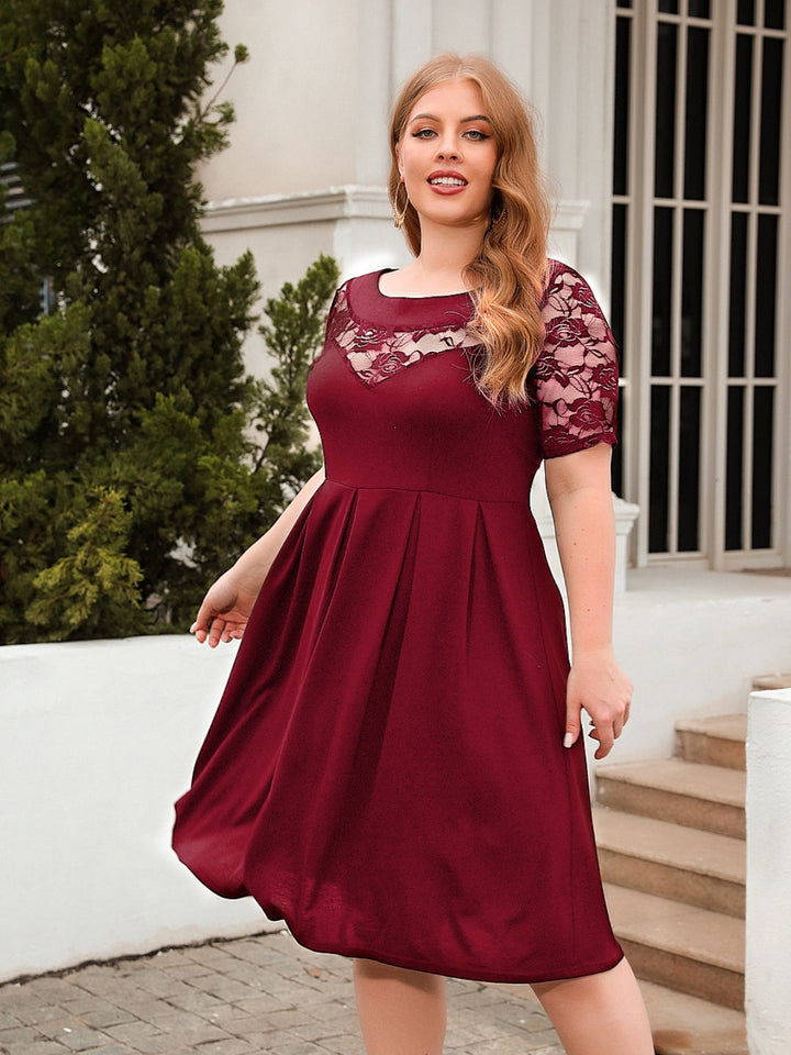 Plus Size Ruched Round Neck Short Sleeve Dress | Trendsi