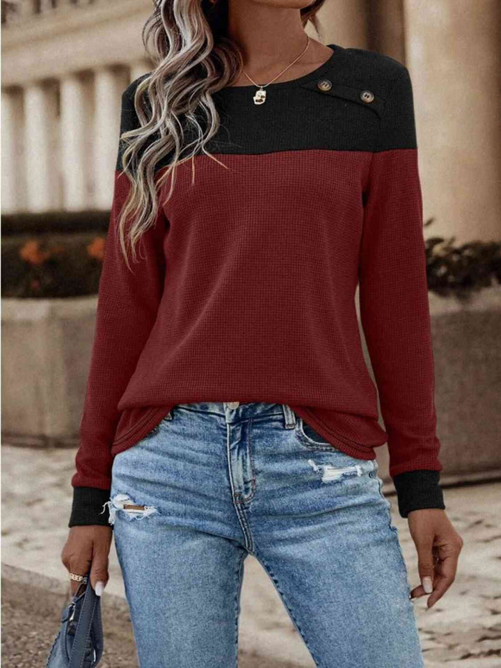 Contrast Buttoned Round Neck Long Sleeve T-Shirt | 1mrk.com