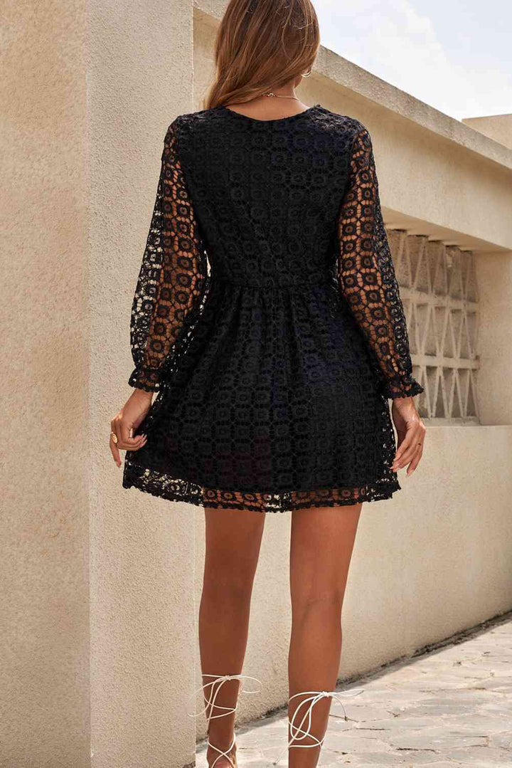 Buttoned Empire Waist Lace Dress | 1mrk.com