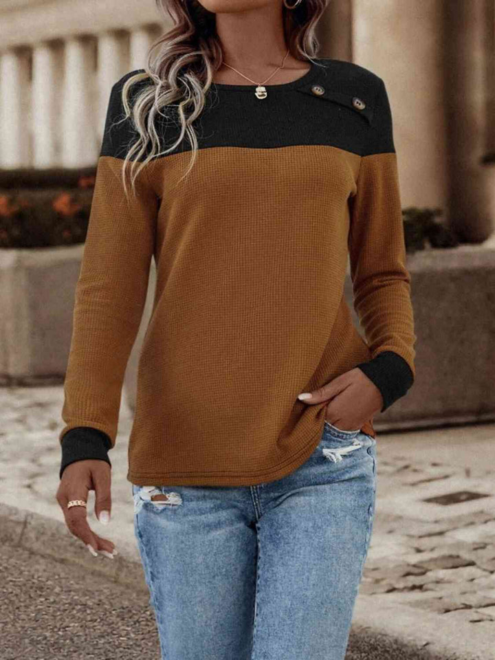 Contrast Buttoned Round Neck Long Sleeve T-Shirt | 1mrk.com