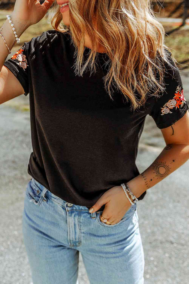 Embroidered Round Neck Tee Shirt | 1mrk.com