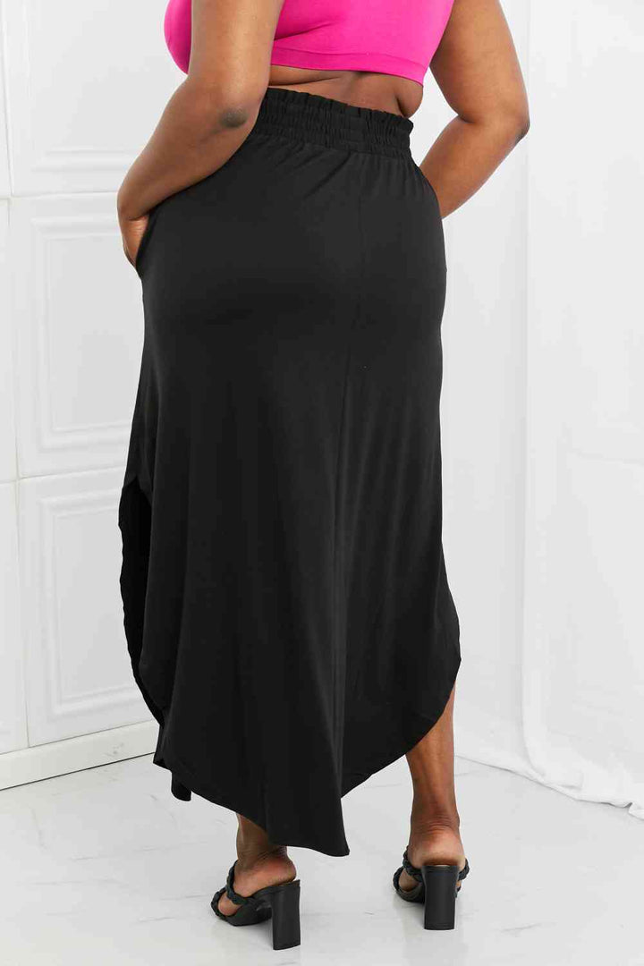 Zenana It's My Time Full Size Side Scoop Scrunch Skirt in Black | 1mrk.com
