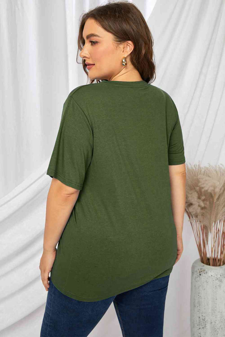 Plus Size Lip Graphic Tee Shirt | 1mrk.com