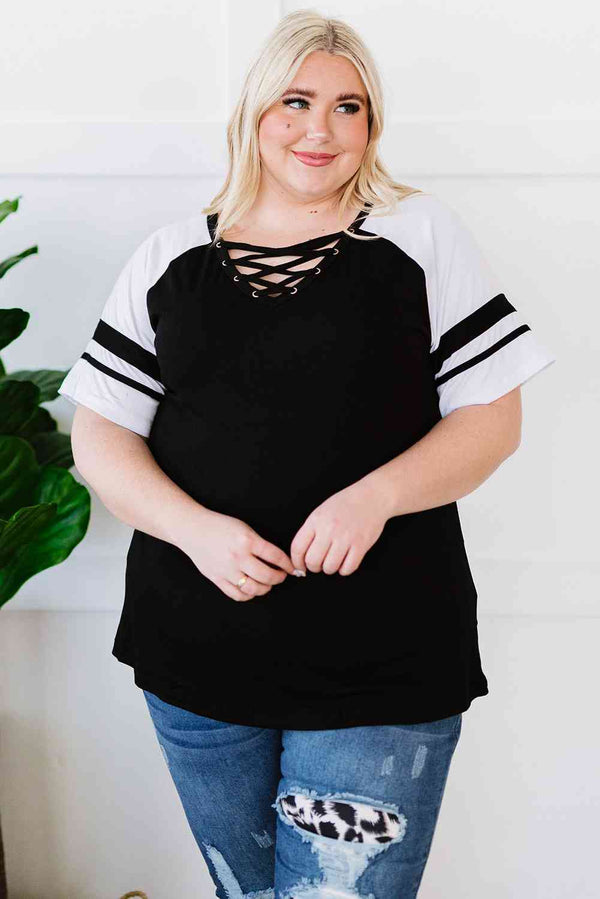 Plus Size Contrast Crisscross Tee Shirt | 1mrk.com