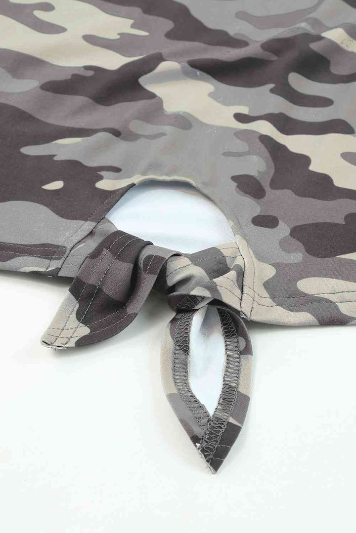 Camouflage Print Round Neck Tie Hem Tee | 1mrk.com