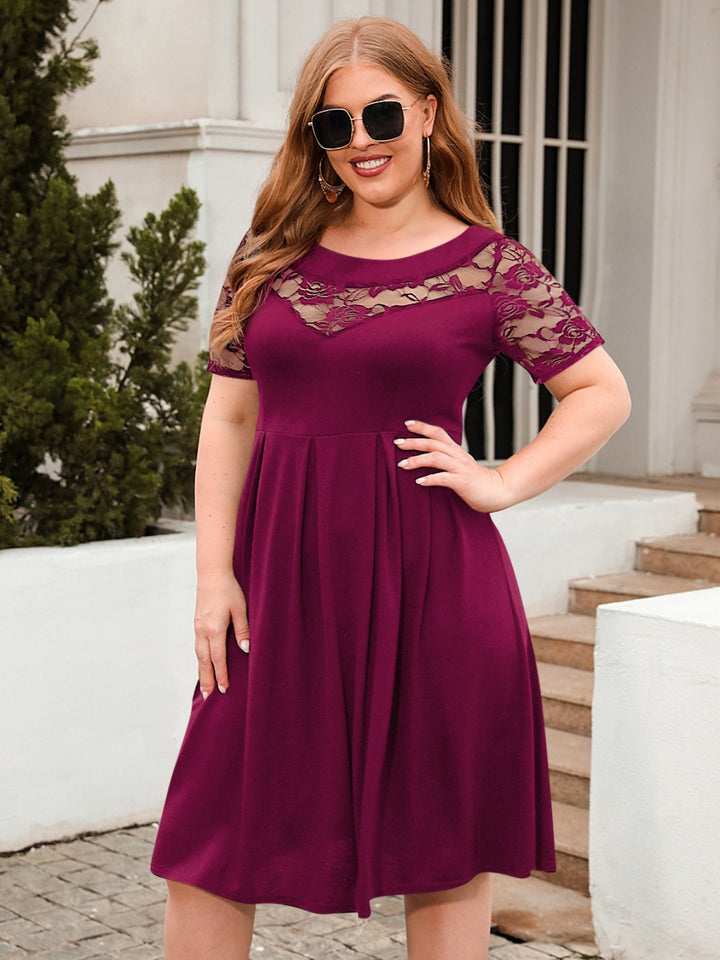 Plus Size Ruched Round Neck Short Sleeve Dress | Trendsi