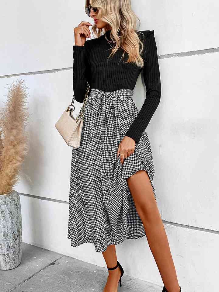 Ribbed Round Neck Long Sleeve Tie Waist Midi Dress | 1mrk.com