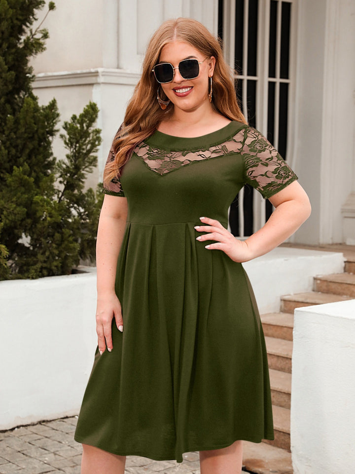 Plus Size Ruched Round Neck Short Sleeve Dress | Trendsi