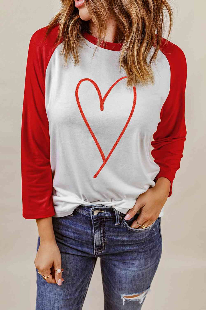 Contrast Baseball Sleeve Heart Graphic Top |1mrk.com