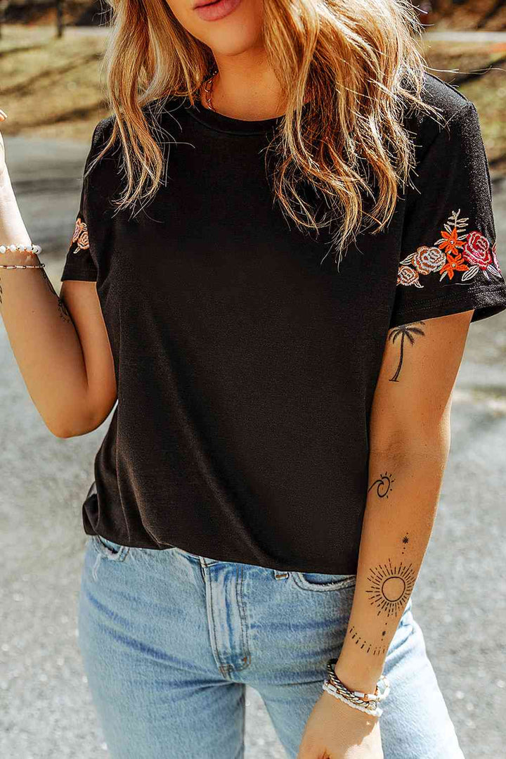 Embroidered Round Neck Tee Shirt | 1mrk.com