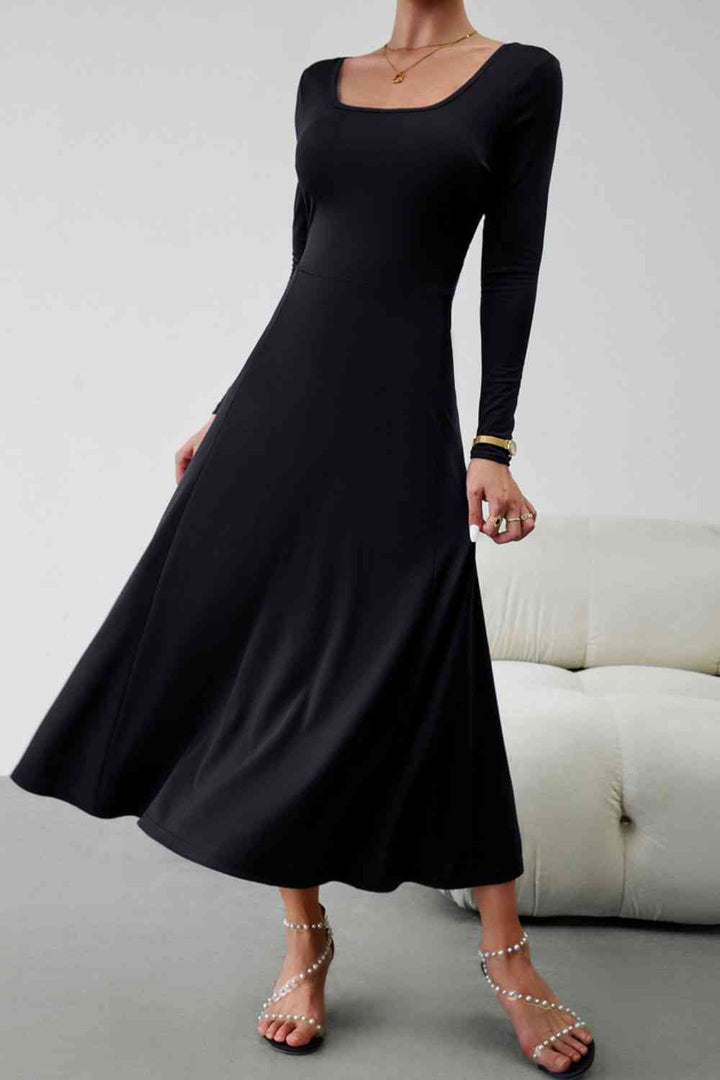 Scoop Neck Long Sleeve Lace-Up Maxi Dress |1mrk.com