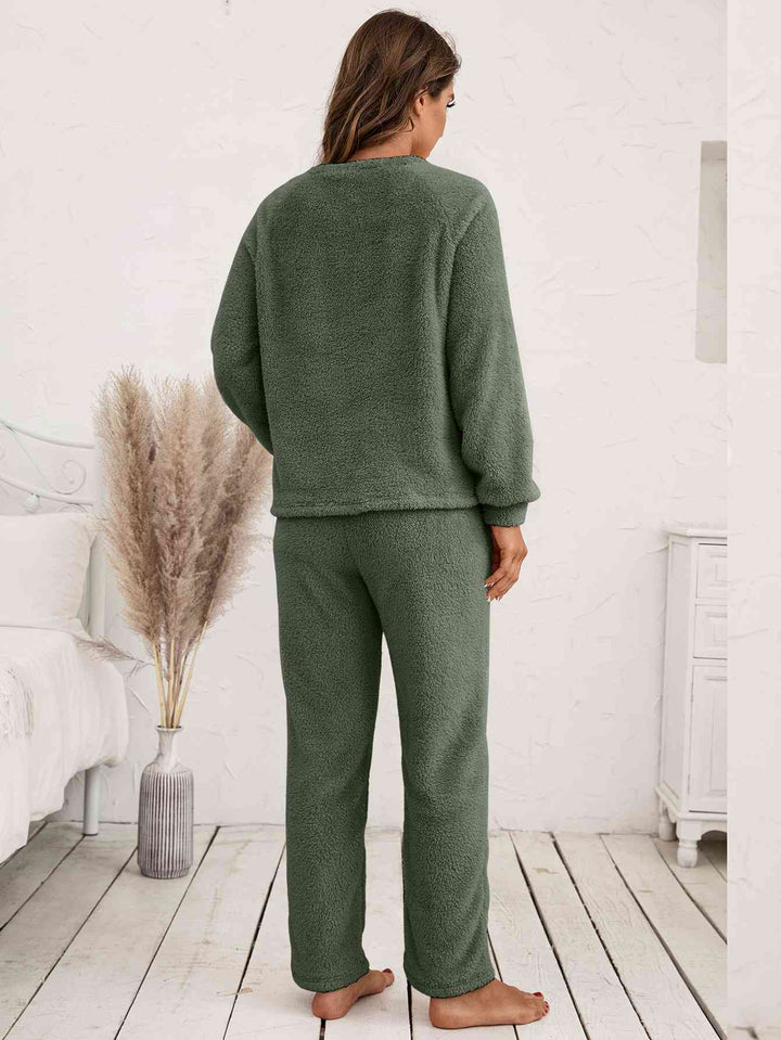 Teddy Long Sleeve Top and Pants Lounge Set | 1mrk.com