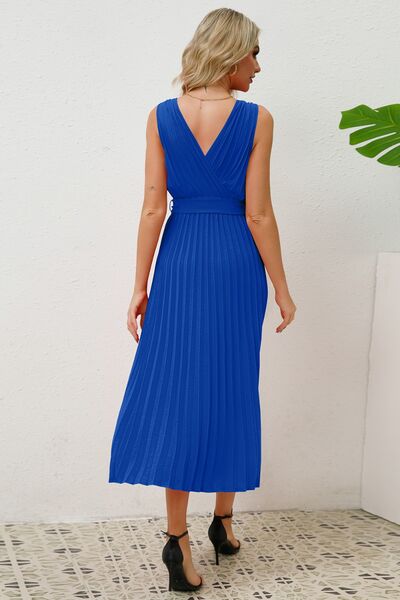 Surplice Sleeveless Midi Pleated Dress |1mrk.com