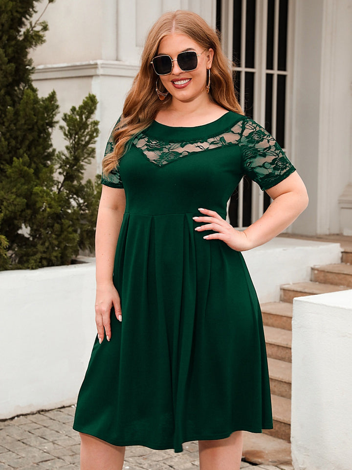 Plus Size Ruched Round Neck Short Sleeve Dress | Trendsi