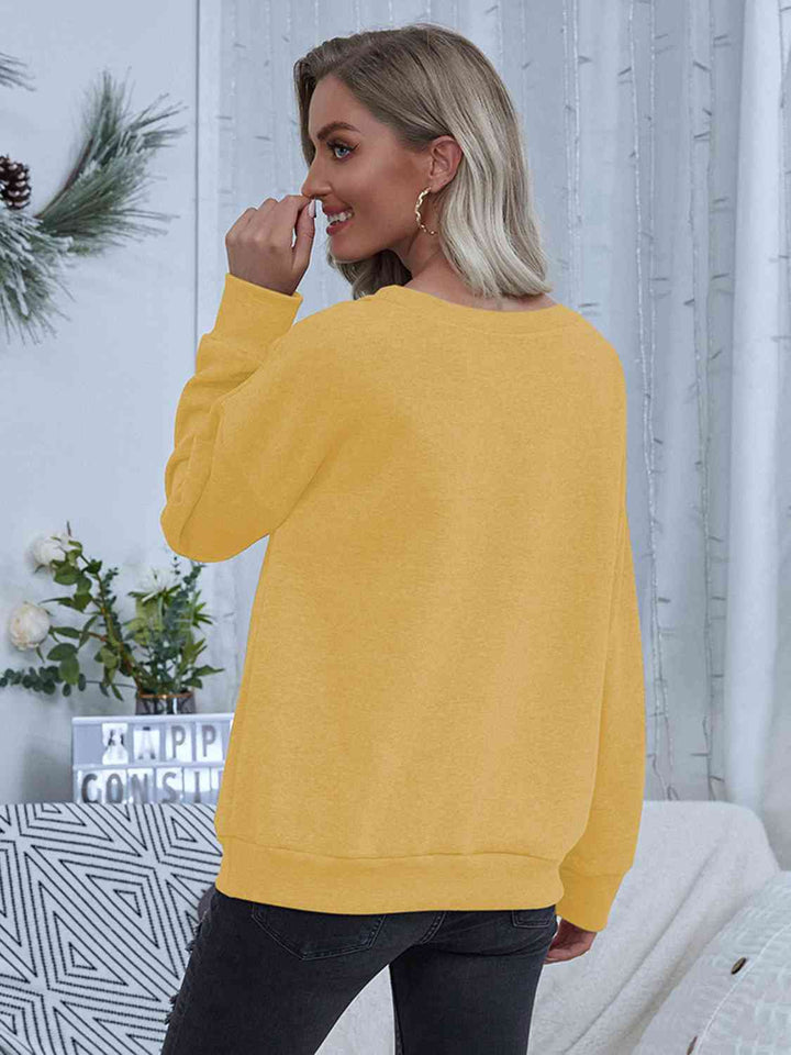 Lip Graphic Round Neck Sweatshirt | 1mrk.com