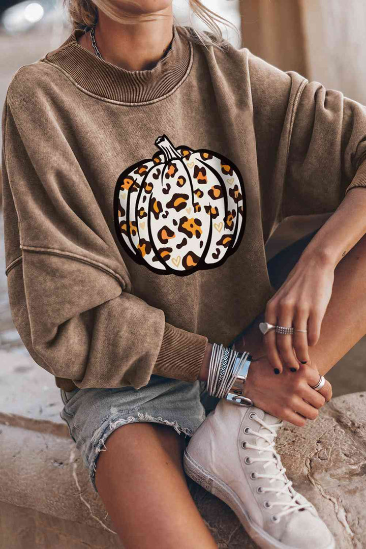 Round Neck Dropped Shoulder Pumpkin Graphic Sweatshirt |1mrk.com