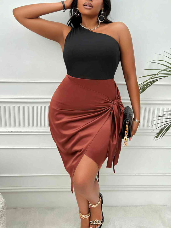 Plus Size One-Shoulder Sleeveless Tied Dress | 1mrk.com